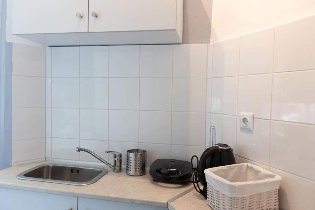 Όμορφο Στούντιο Στο Κέντρο Της Πόλης. Lägenhet Larissa Exteriör bild